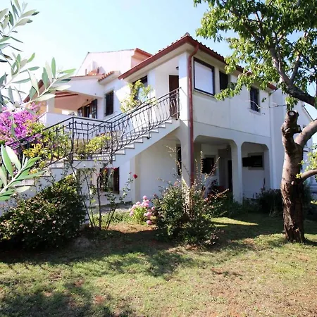 Apartments In Porec/Istrien 10072 *