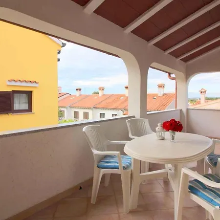 In Porec/istrien 10072 Appartamento