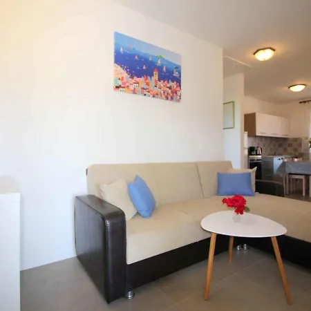 In Porec/istrien 10072 Appartamento